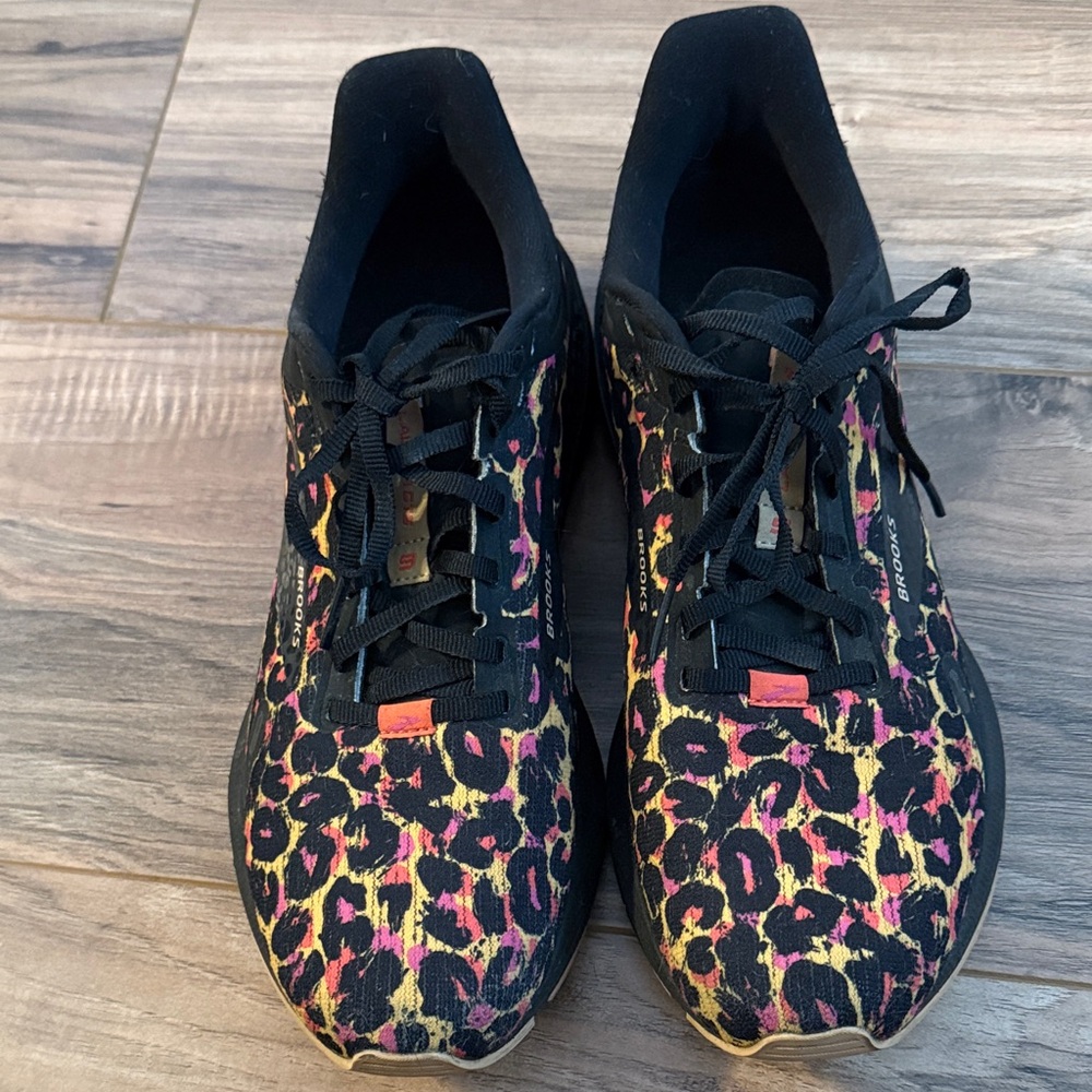 Brooks Black and Pink Leopard Print Women's Sneakers  Launch GTS 6
